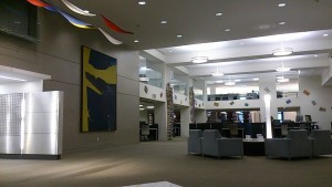 An interior view of university library. It is clean and quiet. In addition, there are many seats for studying.